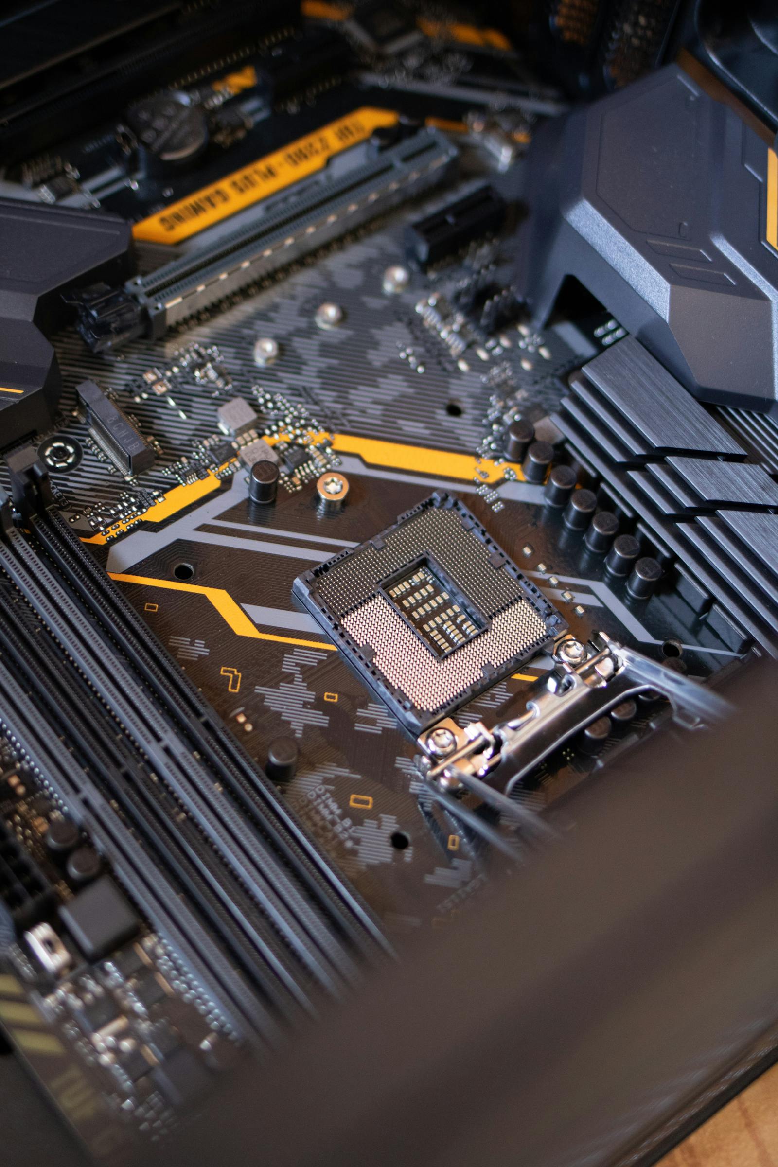 SK Hynix Begins Mass Production of HBM4 Memory, First in Industry