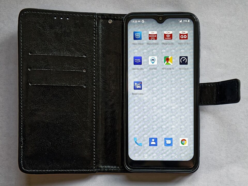 OnePlus 14 Launches With Hasselblad Camera System and Snapdragon 8 Elite